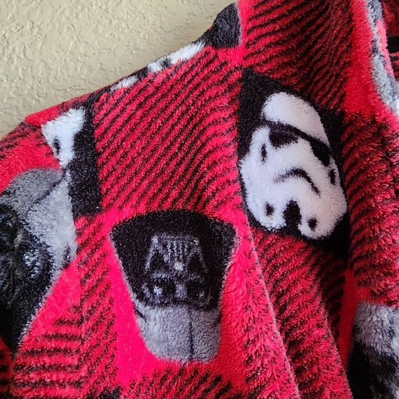 Star Wars Stormtrooper Red and Black Belted Bathrobe - Picture 3 of 8